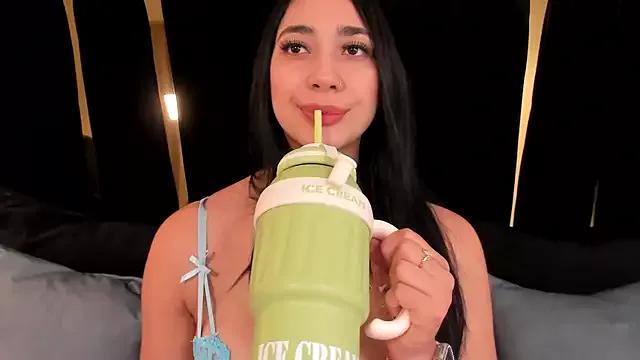 julieta_jewel from StripChat is Freechat