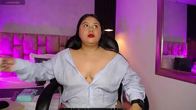julieta_miller01 from StripChat is Freechat