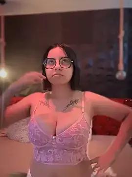 Julieta_reyes from StripChat is Freechat