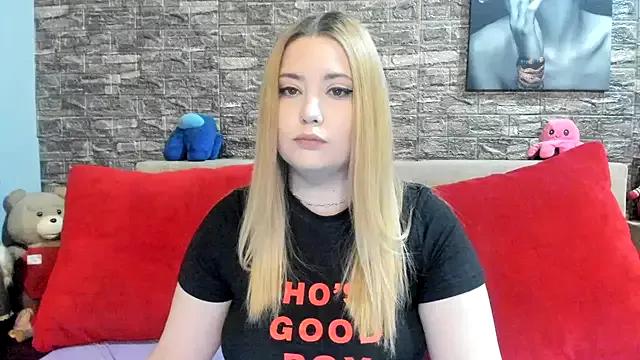 Check-out your craziest wishes with our pick of gaming cams models, featuring big knockers, round tails and tight twats.