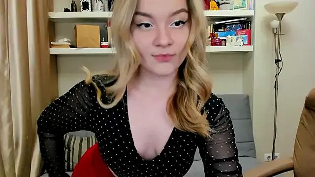 Check-out your craziest wishes with our pick of gaming cams models, featuring big knockers, round tails and tight twats.