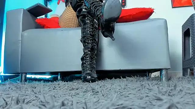 Check-out your craziest wishes with our pick of gaming cams models, featuring big knockers, round tails and tight twats.