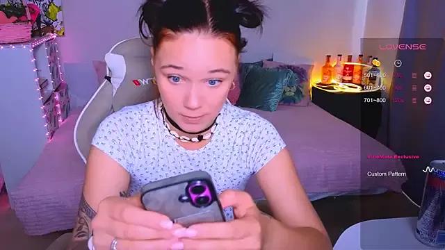 Check-out your craziest wishes with our pick of gaming cams models, featuring big knockers, round tails and tight twats.
