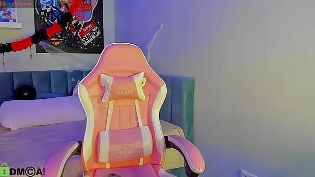 KarinaBroks from StripChat is Freechat