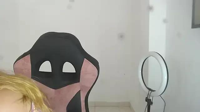 karla_charloby from StripChat is Freechat