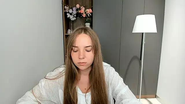KarriBrownd from StripChat is Freechat