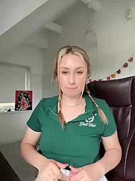 Check-out your craziest wishes with our pick of gaming cams models, featuring big knockers, round tails and tight twats.