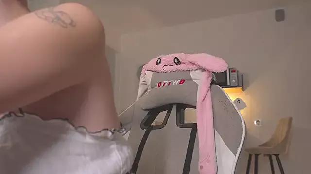 Check-out your craziest wishes with our pick of gaming cams models, featuring big knockers, round tails and tight twats.