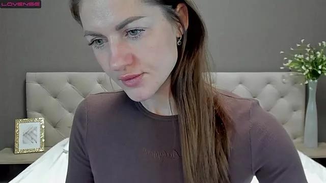 Check-out your craziest wishes with our pick of gaming cams models, featuring big knockers, round tails and tight twats.