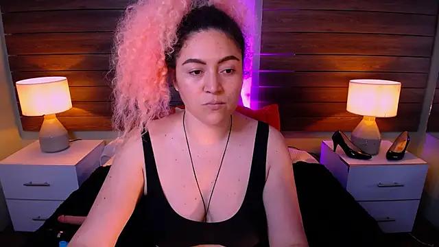 Check-out your craziest wishes with our pick of gaming cams models, featuring big knockers, round tails and tight twats.