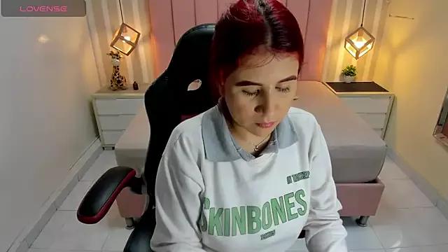 Check-out your craziest wishes with our pick of gaming cams models, featuring big knockers, round tails and tight twats.