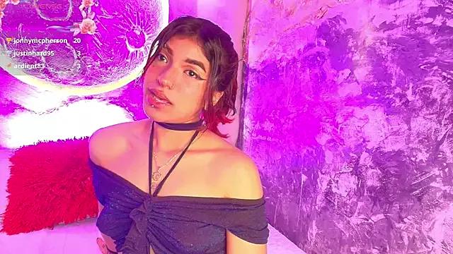 katierouge_ from StripChat is Freechat