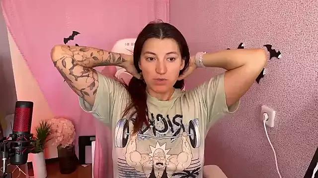 Check-out your craziest wishes with our pick of gaming cams models, featuring big knockers, round tails and tight twats.