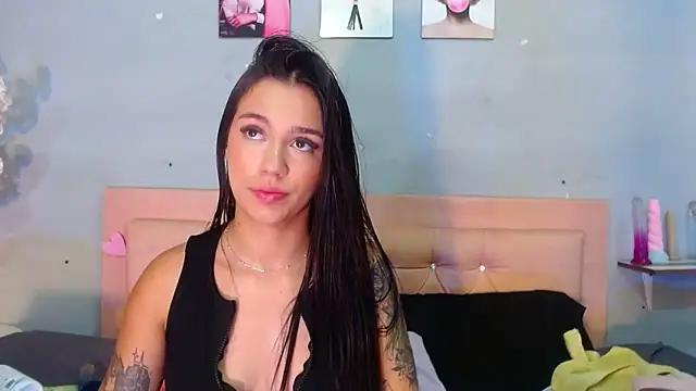 Check-out your craziest wishes with our pick of gaming cams models, featuring big knockers, round tails and tight twats.