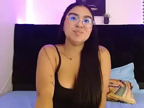 Kattyevanss from StripChat is Freechat