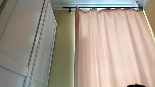KatyHicks from StripChat is Freechat