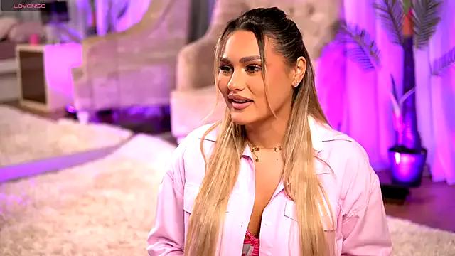 Check-out your craziest wishes with our pick of gaming cams models, featuring big knockers, round tails and tight twats.