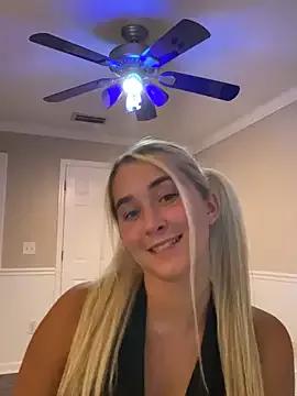 Photos of Kaylayoung12 from StripChat is Freechat