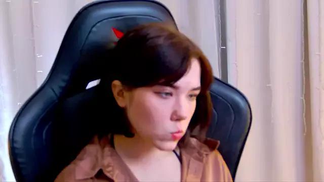 Check-out your craziest wishes with our pick of gaming cams models, featuring big knockers, round tails and tight twats.