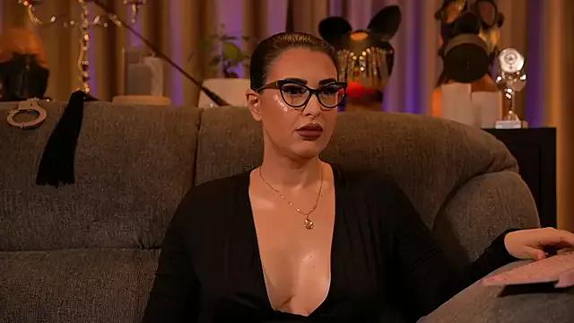 Check-out your craziest wishes with our pick of gaming cams models, featuring big knockers, round tails and tight twats.