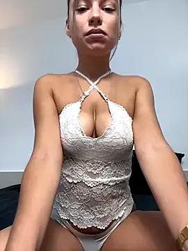 KellySmitS from StripChat is Freechat