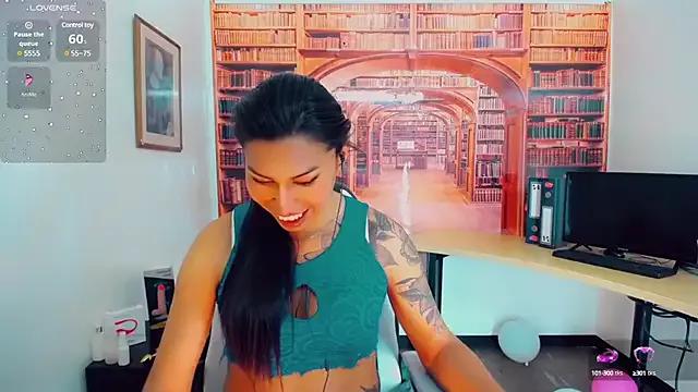 khiara_moretti from StripChat is Freechat