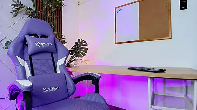 Khloe_Johnson18 from StripChat is Freechat