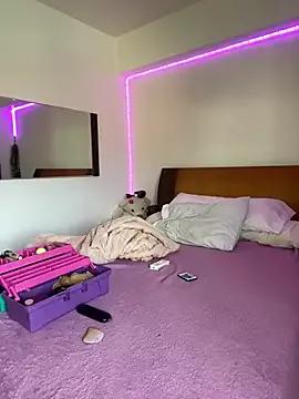 Kiara-Cute from StripChat is Freechat