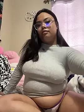 kiaradanielaxx from StripChat is Freechat