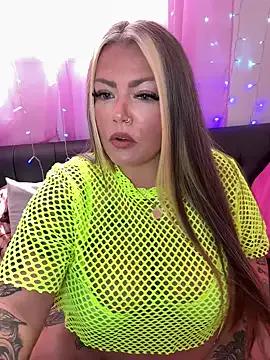 Check-out your craziest wishes with our pick of gaming cams models, featuring big knockers, round tails and tight twats.