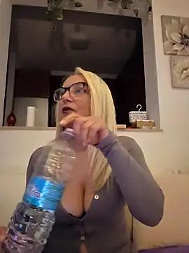 Check-out your craziest wishes with our pick of gaming cams models, featuring big knockers, round tails and tight twats.