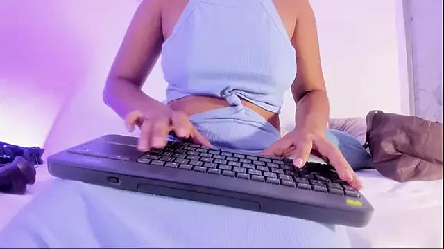 Check-out your craziest wishes with our pick of gaming cams models, featuring big knockers, round tails and tight twats.