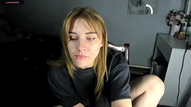 KindKristy from StripChat is Freechat