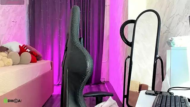Check-out your craziest wishes with our pick of gaming cams models, featuring big knockers, round tails and tight twats.