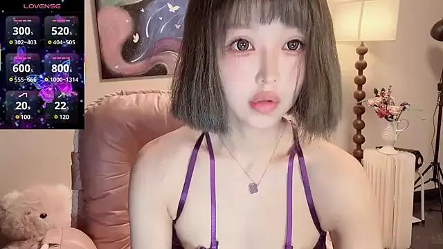 Photos of kiraa-0051 from StripChat is Freechat