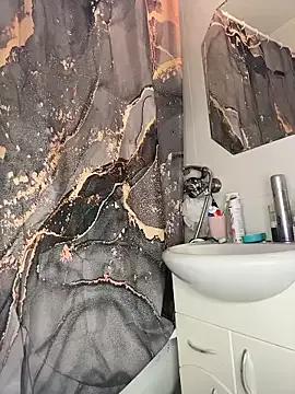 KiraBerht from StripChat is Freechat