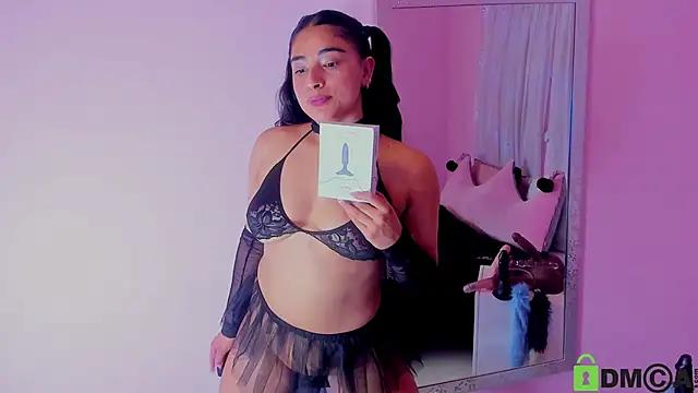 Check-out your craziest wishes with our pick of gaming cams models, featuring big knockers, round tails and tight twats.