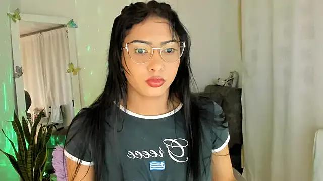 kirasofia from StripChat is Freechat