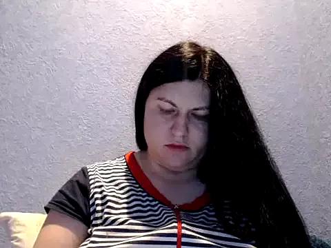 KiraSwee from StripChat is Freechat