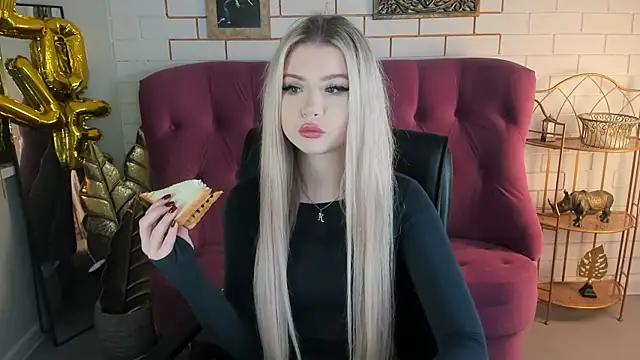 KisaWest from StripChat is Freechat