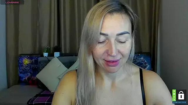 Check-out your craziest wishes with our pick of gaming cams models, featuring big knockers, round tails and tight twats.