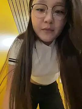 Photos of KissMeEva from StripChat is Freechat
