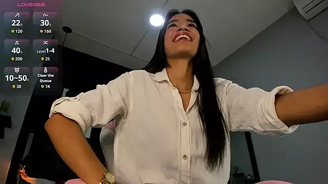 kitty_collins_ from StripChat is Freechat