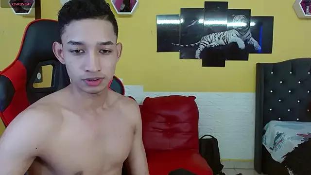 kitty_queenpussy from StripChat is Freechat