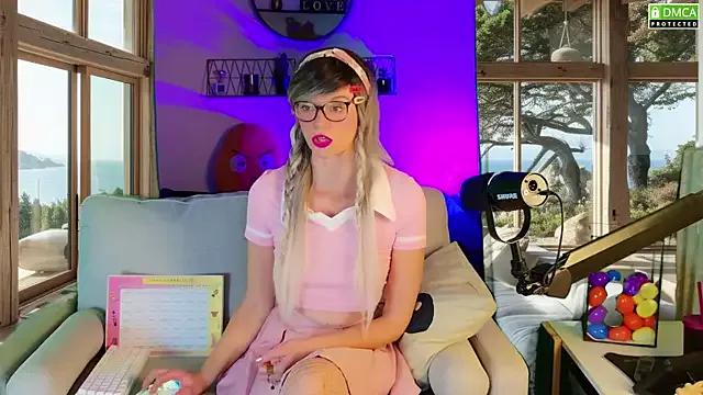 Check-out your craziest wishes with our pick of gaming cams models, featuring big knockers, round tails and tight twats.