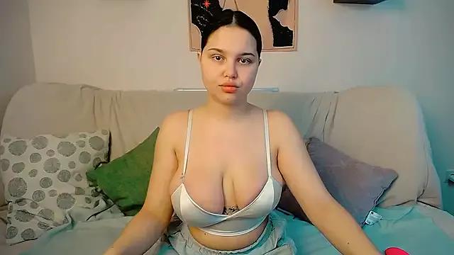Check-out your craziest wishes with our pick of gaming cams models, featuring big knockers, round tails and tight twats.