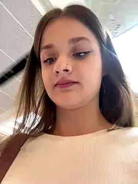 KittyQueeny from StripChat is Freechat