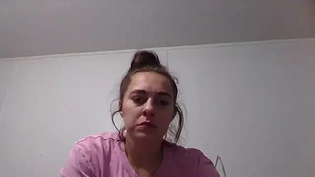 kkmanda from StripChat