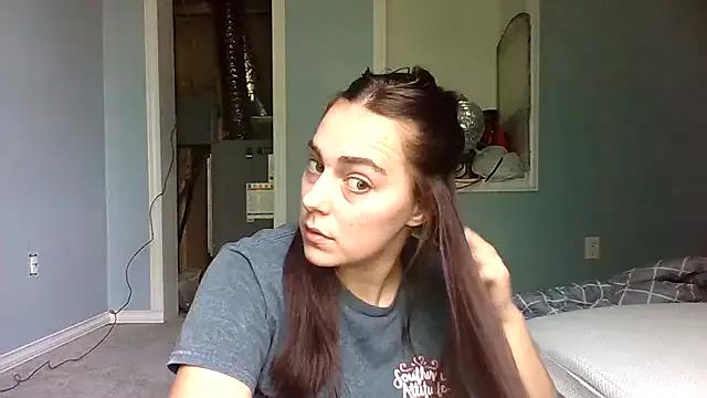 kkmanda from StripChat