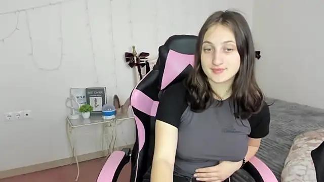 KommuneliFoxi from StripChat